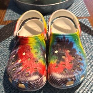 Crocs Classic Tie Dye Graphic Clogs Shoes Men Size 4, Women Size 6
